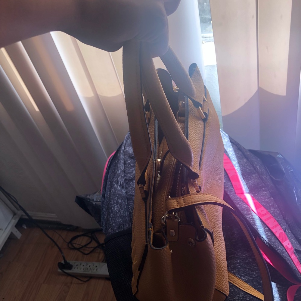 Purses - Picture 3 of 8